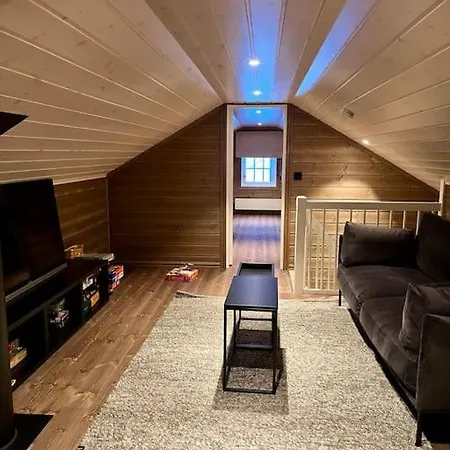 New Cabin With Mountain And Trailbiking And Ski In Ski Out Right Outside The Door