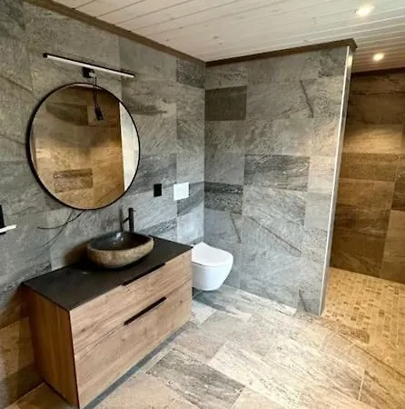New Cabin With Mountain And Trailbiking And Ski In Ski Out Right Outside The Door * Flå