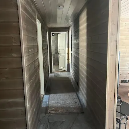 New Cabin With Mountain And Trailbiking And Ski In Ski Out Right Outside The Door Дом отдыха Фло