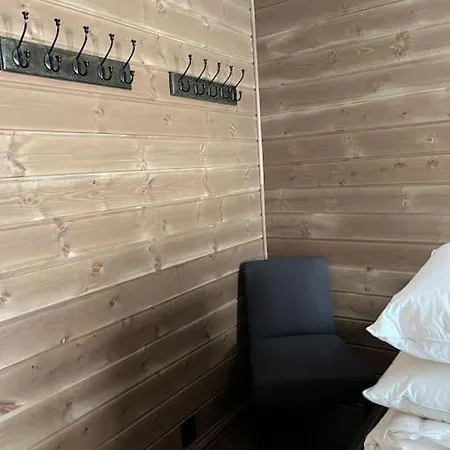 Дом отдыха New Cabin With Mountain And Trailbiking And Ski In Ski Out Right Outside The Door Фло