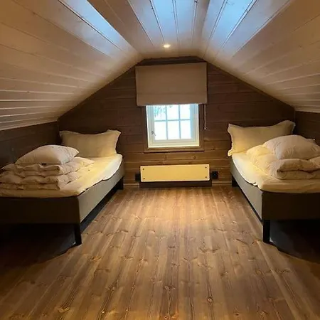 New Cabin With Mountain And Trailbiking And Ski In Ski Out Right Outside The Door * Фло